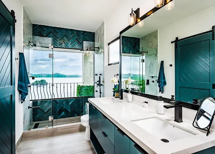Ocean View, 2 Infinity Pools & Wraparound Terrace